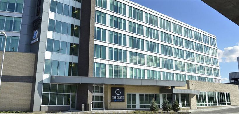 Hotel The Grand By Lakeview Winnipeg