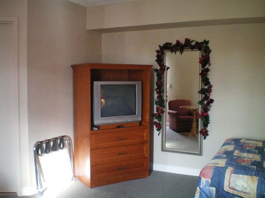 Silverstar Motel | Midland | Ontario | Canada 1