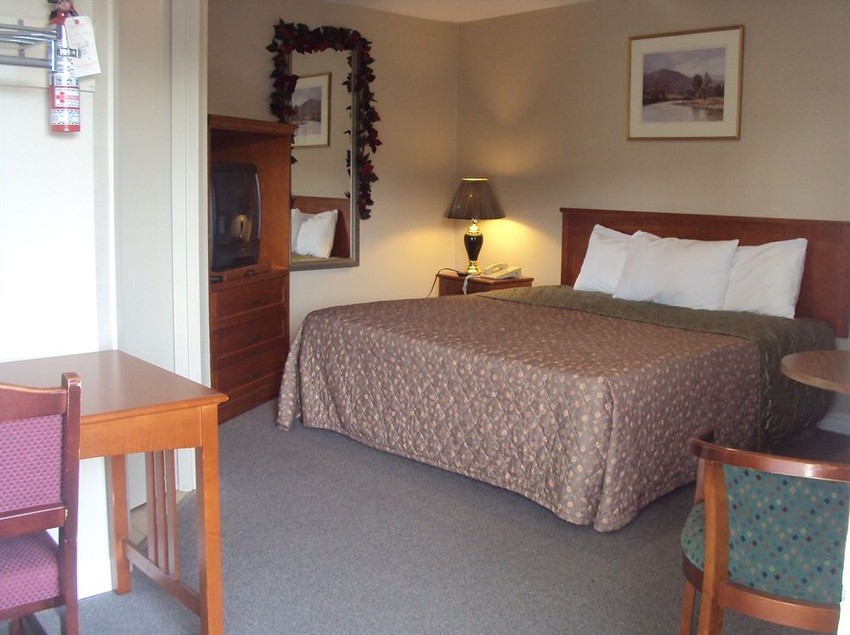 Silverstar Motel | Midland | Ontario | Canada 16