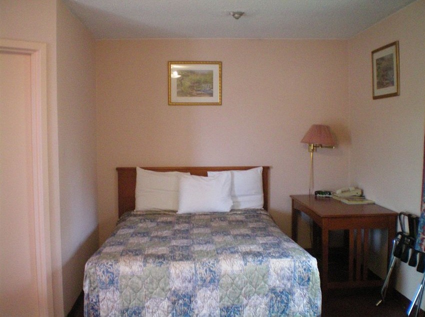 Silverstar Motel | Midland | Ontario | Canada 5