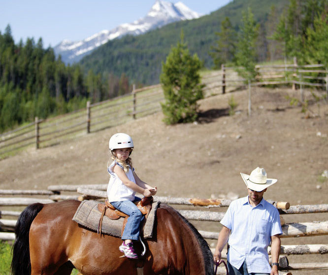 Hotel Pine Inn At Panorama Mountain Village | Panorama | British Columbia | Canada 9