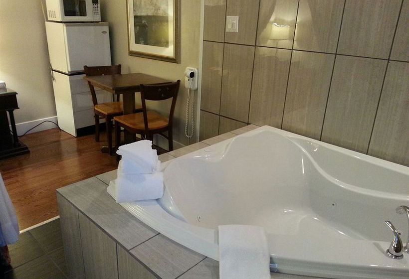 Motel Clair Mont | Sainte Agathe des Monts | Quebec | Canada 19