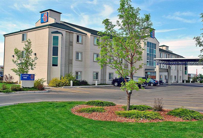 Motel Home Inn Express Medicine Hat