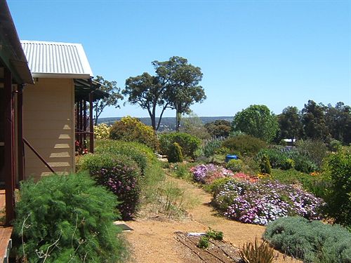 Hotel Shambhala Guesthouse | Port Stephens | New South Wales | Australia 14