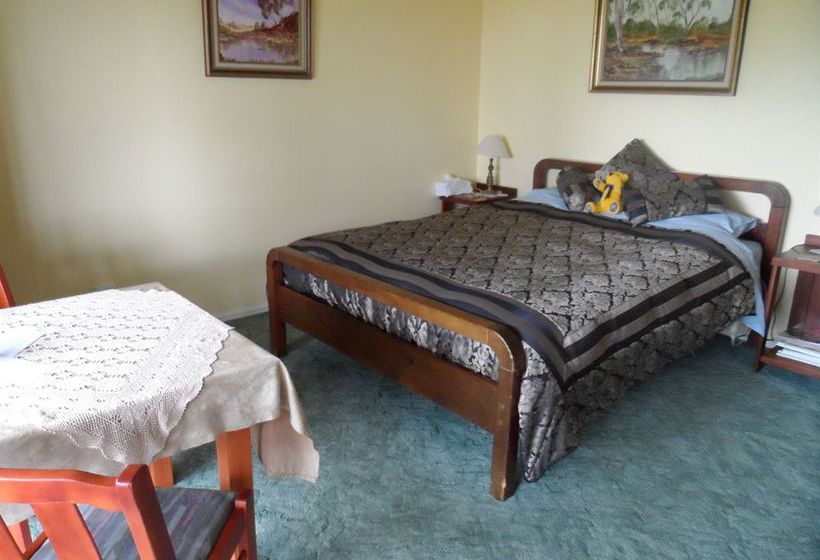 Hotel Shambhala Guesthouse | Port Stephens | New South Wales | Australia 6