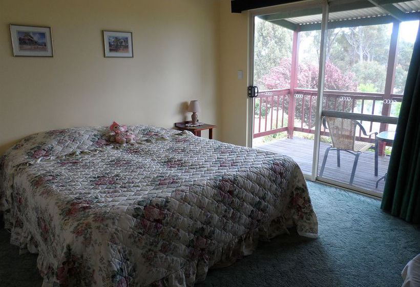 Hotel Shambhala Guesthouse | Port Stephens | New South Wales | Australia 7