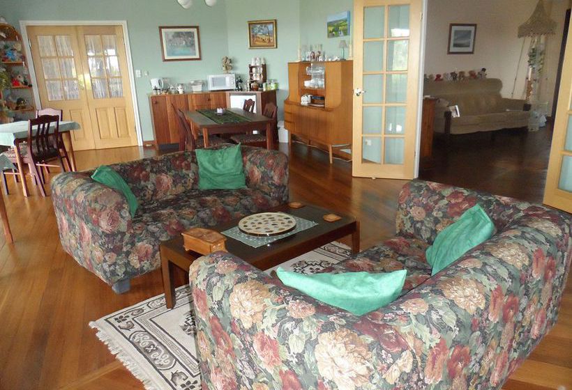 Hotel Shambhala Guesthouse | Port Stephens | New South Wales | Australia 9