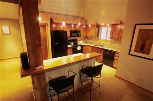 Hotel Whispering Pines | Golden | British Columbia | Canada 14