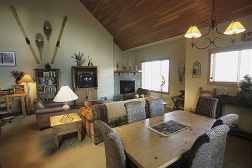 Hotel Whispering Pines | Golden | British Columbia | Canada 15