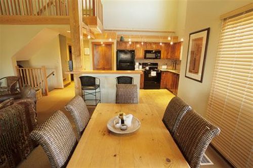 Hotel Whispering Pines | Golden | British Columbia | Canada 17