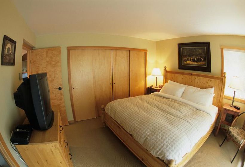 Hotel Whispering Pines | Golden | British Columbia | Canada 6