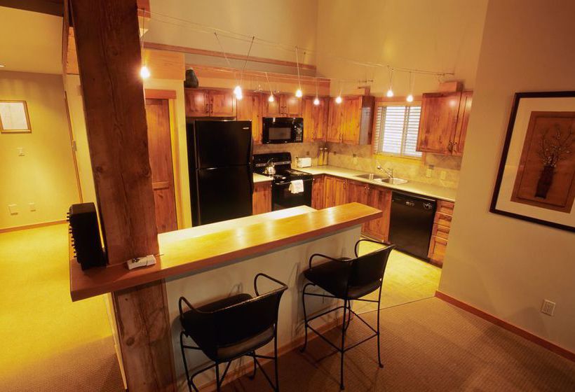 Hotel Whispering Pines | Golden | British Columbia | Canada 8