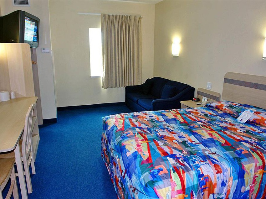 Motel 6 London | London | Ontario | Canada 1