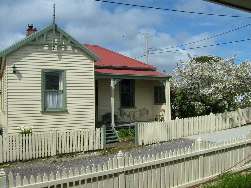 Mcintosh Cottages