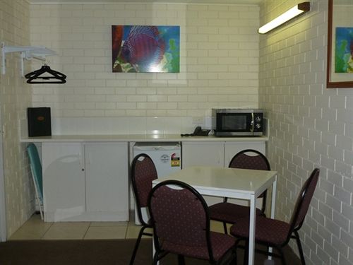 Twin Pines Motel | Mooloolaba | Queensland | Australia 10