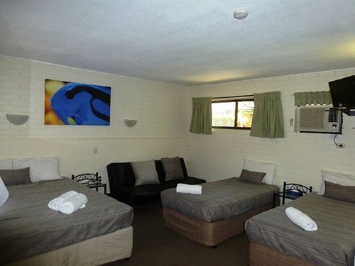 Twin Pines Motel | Mooloolaba | Queensland | Australia 9