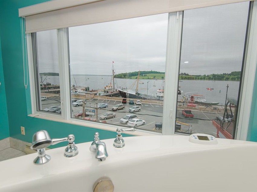 Hotel Brigantine Inn & Suites | Lunenburg | Nova Scotia | Canada 7