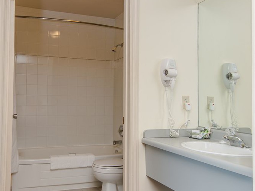 Hotel Brigantine Inn & Suites | Lunenburg | Nova Scotia | Canada 8