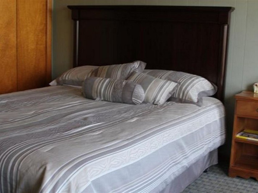 Royalty Maples Cottages & Motel | Charlottetown | Prince Edward Island | Canada 11