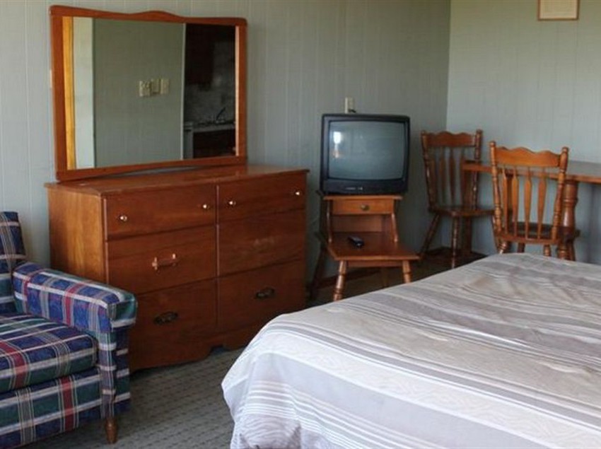 Royalty Maples Cottages & Motel | Charlottetown | Prince Edward Island | Canada 13