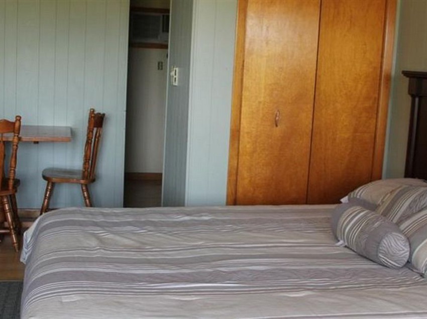 Royalty Maples Cottages & Motel | Charlottetown | Prince Edward Island | Canada 14