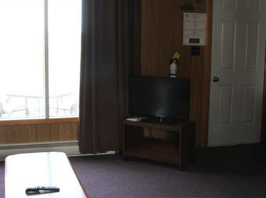 Royalty Maples Cottages & Motel | Charlottetown | Prince Edward Island | Canada 16