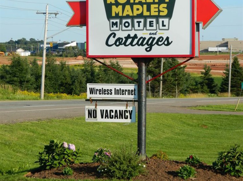 Royalty Maples Cottages & Motel | Charlottetown | Prince Edward Island | Canada 2