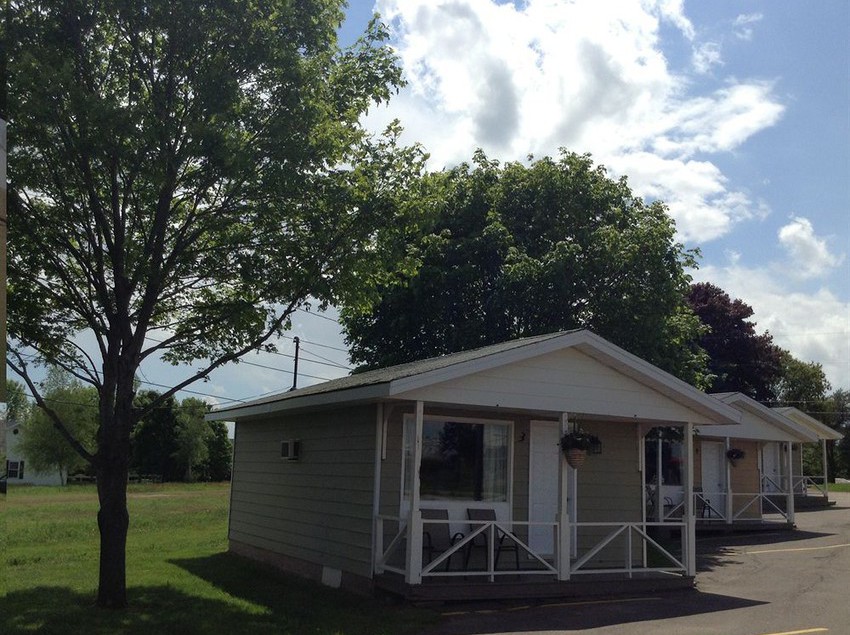 Royalty Maples Cottages & Motel | Charlottetown | Prince Edward Island | Canada 3