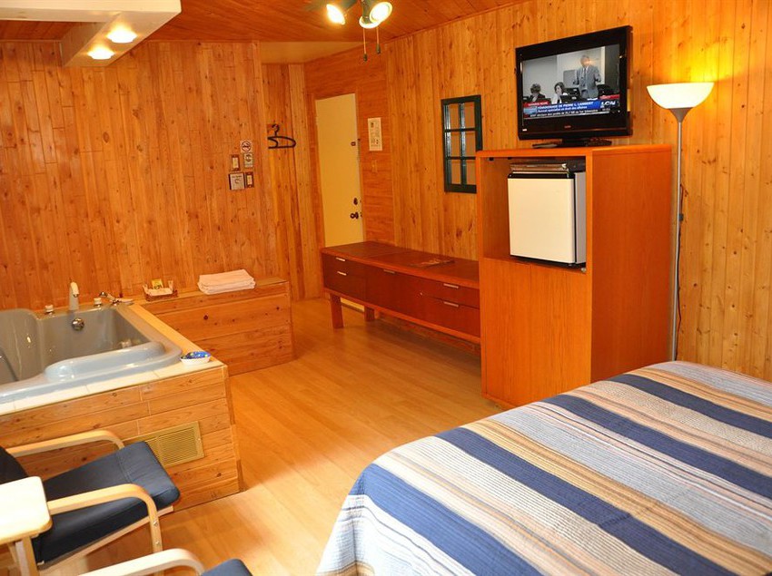 Hotel Le Boisé Du Lac | Mont Tremblant | Quebec | Canada 11