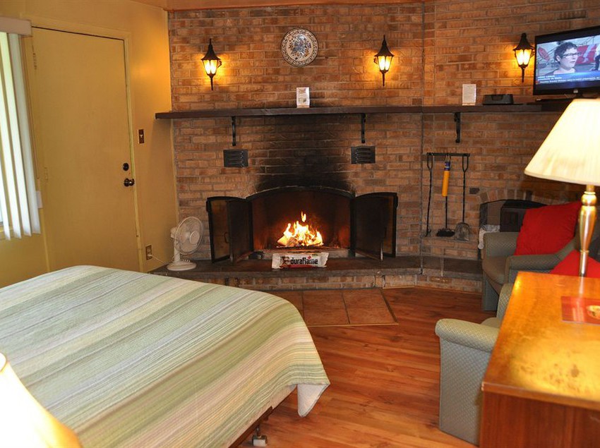 Hotel Le Boisé Du Lac | Mont Tremblant | Quebec | Canada 13