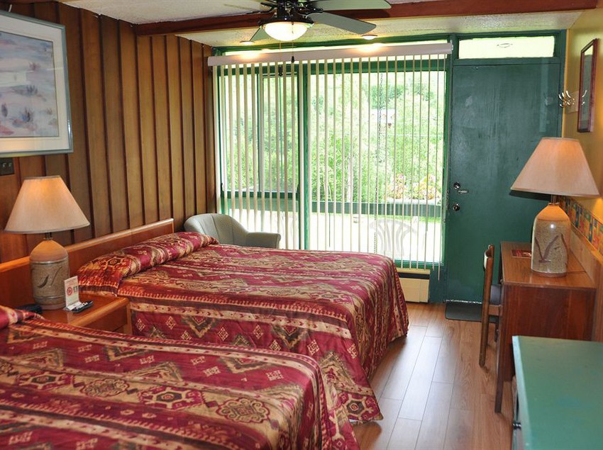 Hotel Le Boisé Du Lac | Mont Tremblant | Quebec | Canada 16