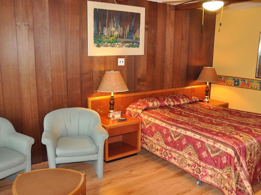 Hotel Le Boisé Du Lac | Mont Tremblant | Quebec | Canada 18