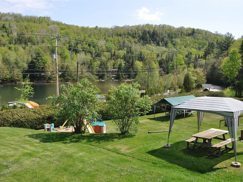 Hotel Le Boisé Du Lac | Mont Tremblant | Quebec | Canada 19