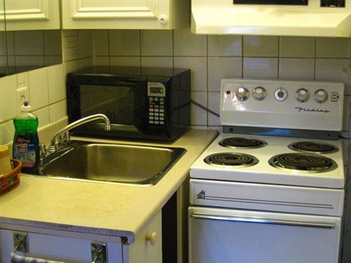 University Bed And Breakfast | Montreal | Quebec | Canada 15