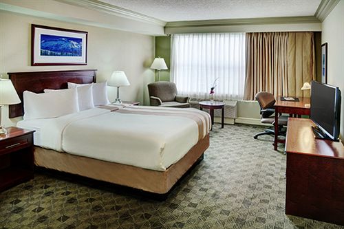 Chateau Nova Hotel And Suites | Edmonton | Alberta | Canada 2