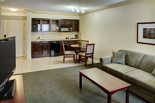 Chateau Nova Hotel And Suites | Edmonton | Alberta | Canada 3