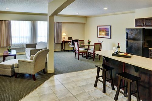 Chateau Nova Hotel And Suites | Edmonton | Alberta | Canada 4