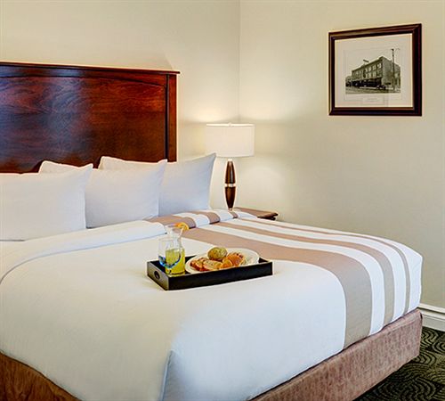 Hotel Chateau Nova Edmonton Yellowhead | Edmonton | Alberta | Canada 2