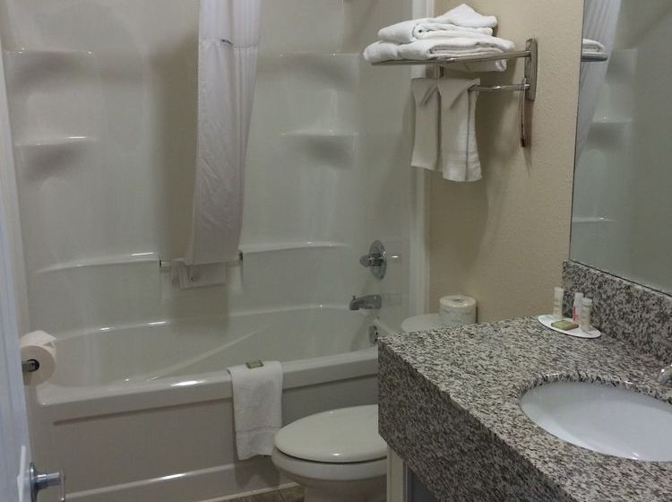 Motel Super 8 Peace River Ab | Peace River | Alberta | Canada 20