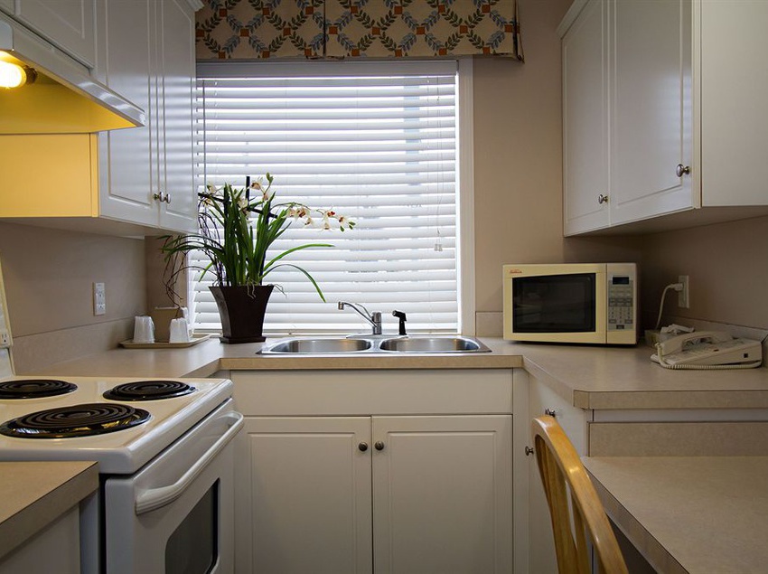 Glenwood Motel | Trail | British Columbia | Canada 13