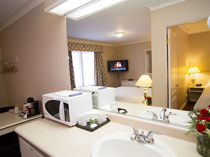 Glenwood Motel | Trail | British Columbia | Canada 15