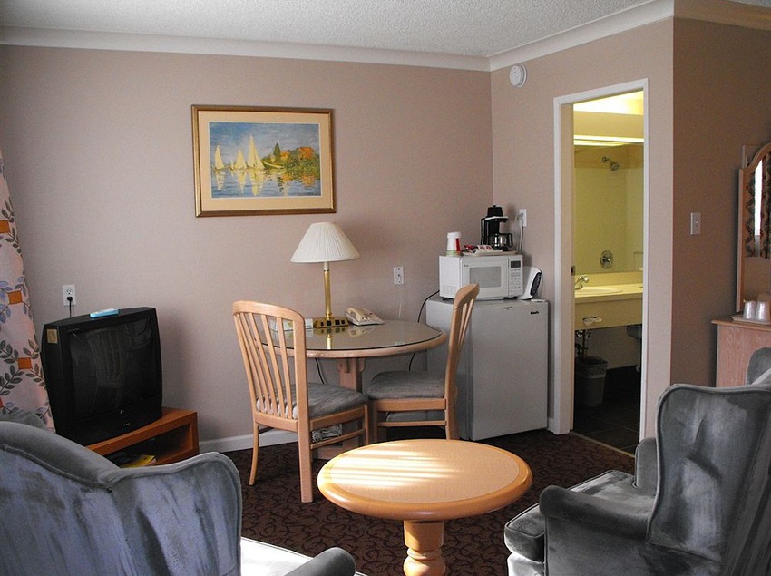 Glenwood Motel | Trail | British Columbia | Canada 5