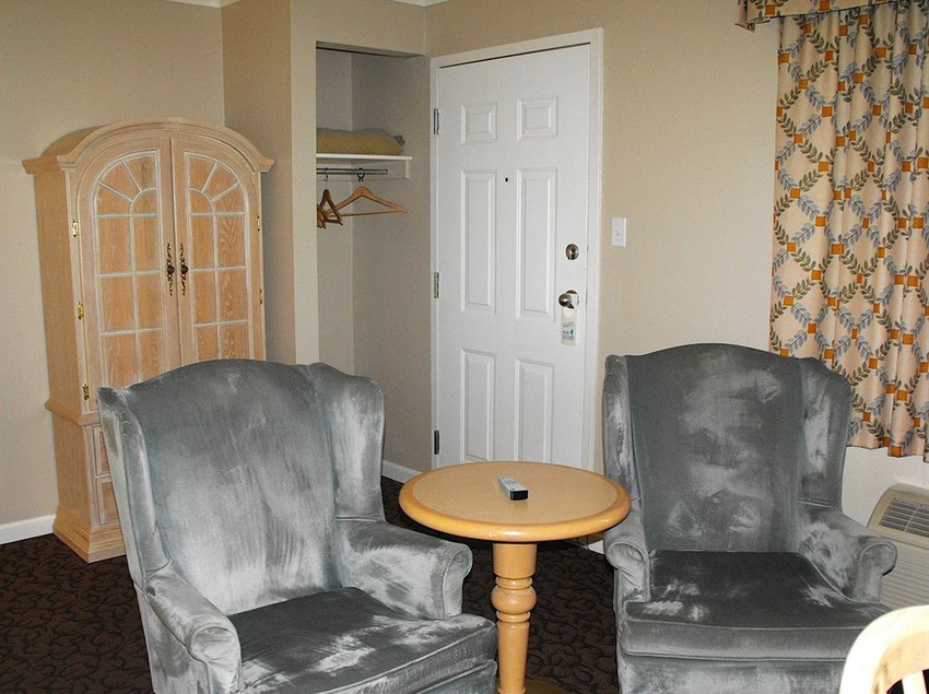 Glenwood Motel | Trail | British Columbia | Canada 8