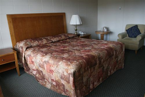 Derrick Motel Edmonton