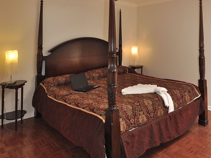 Hotel Les Suites Saint Francois Xavier Montreal Quebec