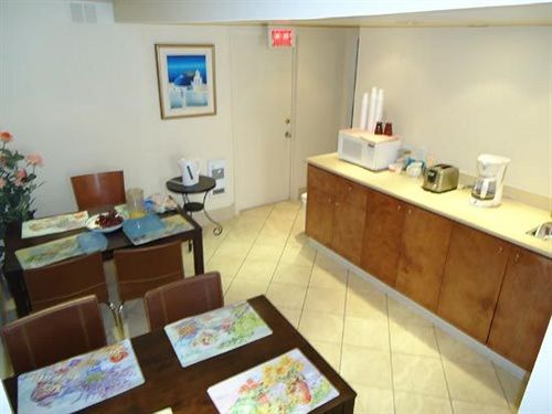 Hotel Bon Accueil Montreal | Montreal | Quebec | Canada 2