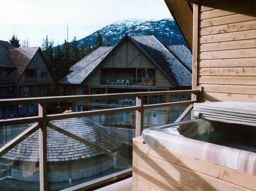 Hotel Whiski Jack At Valhalla | Whistler | British Columbia | Canada 1