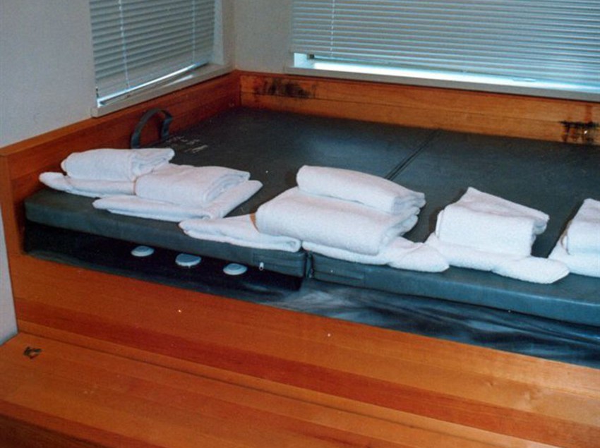 Hotel Whiski Jack At Valhalla | Whistler | British Columbia | Canada 3