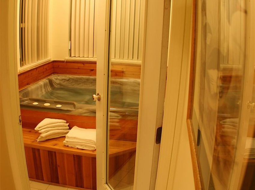 Hotel Whiski Jack At Valhalla | Whistler | British Columbia | Canada 7