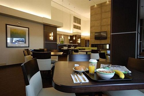 Hotel Homesuites By D3h | Regina | Saskatchewan | Canada 4